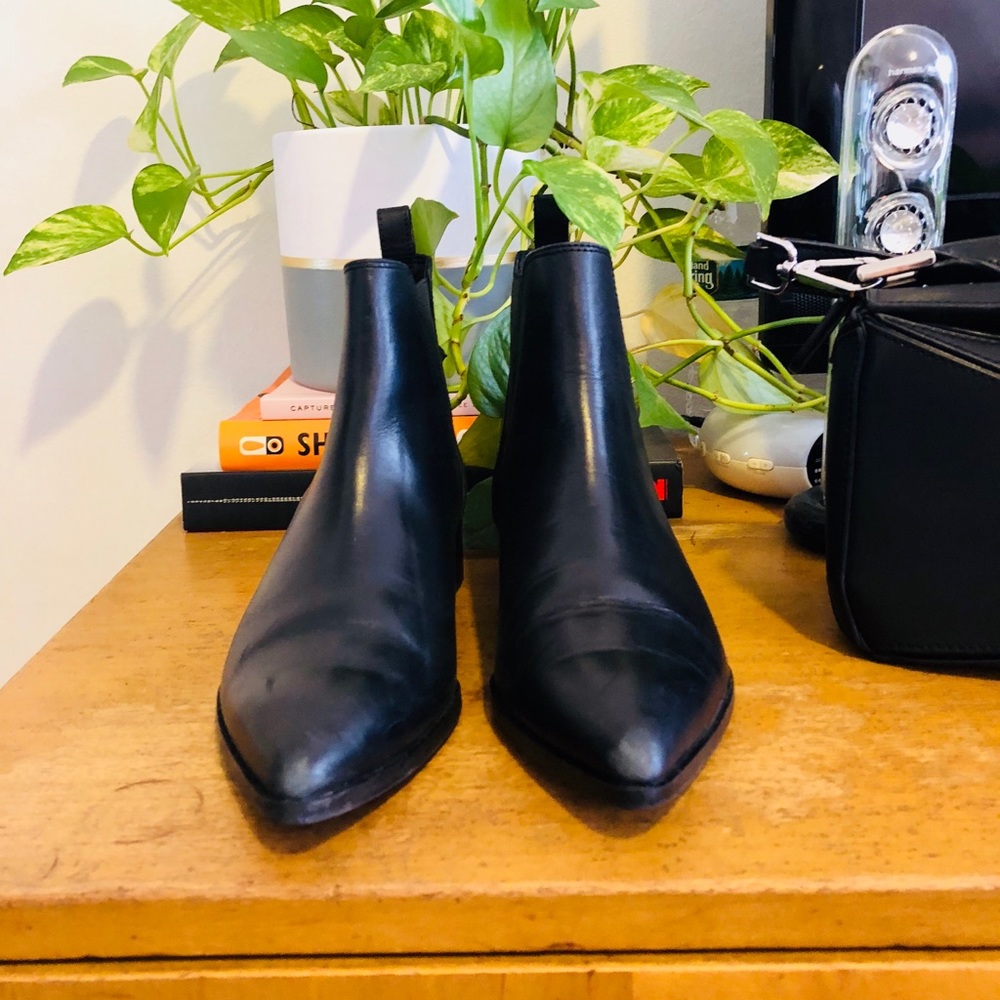 & Other Stories Classic Chelsea Boots